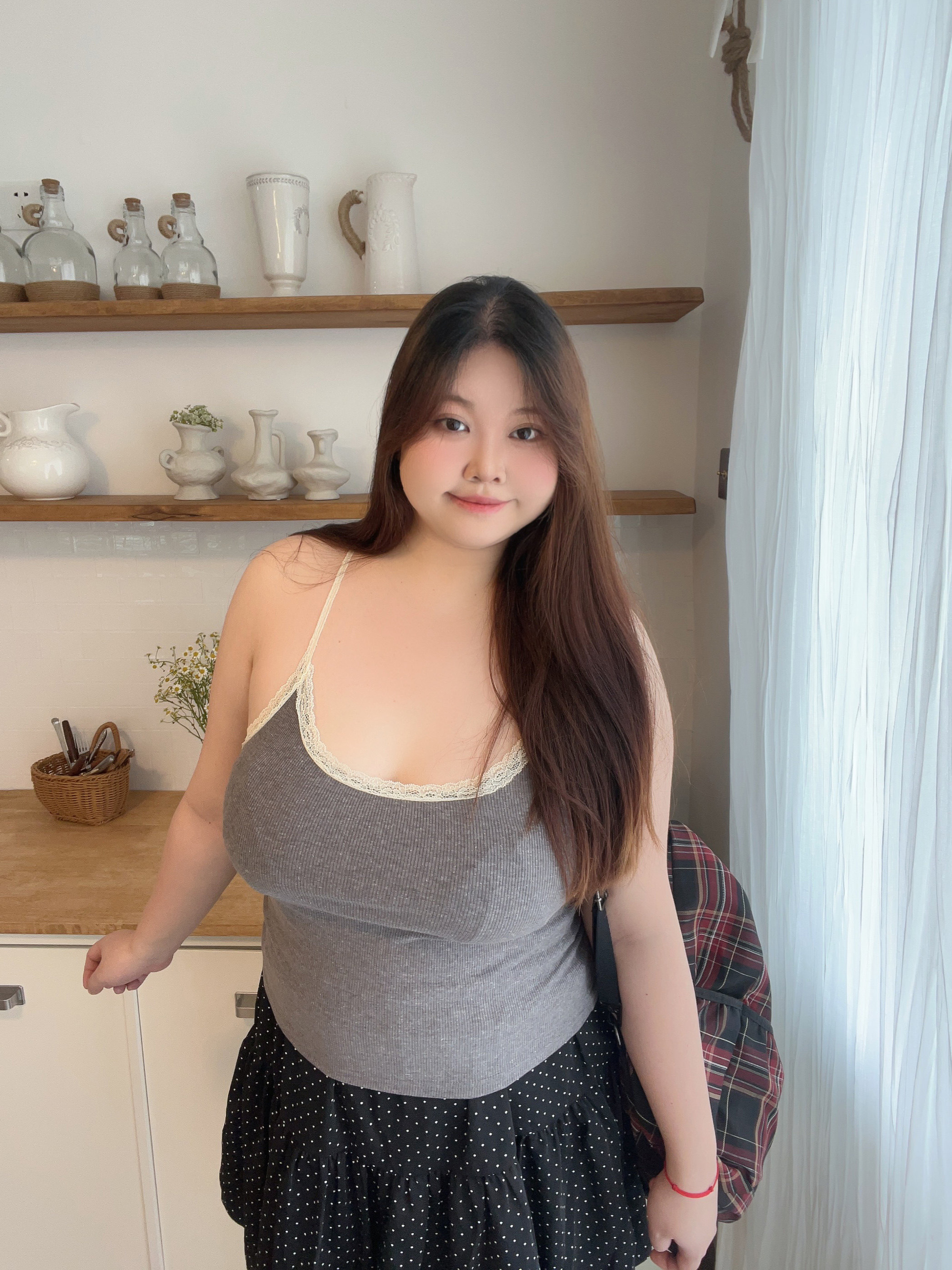 肉丸想变瘦肉丸微胖大码蕾丝花边无袖吊带背心24新款纯欲风拿捏！