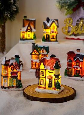 Glowing Snowy Cottage, Resin Christmas Tabletop Decor摆件