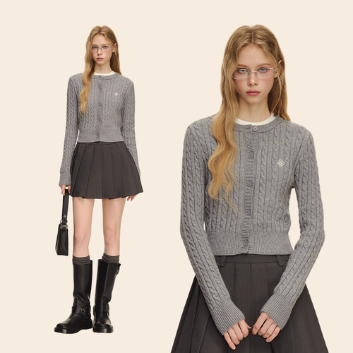 CLIMAXVISION十字花刺绣短款毛衣