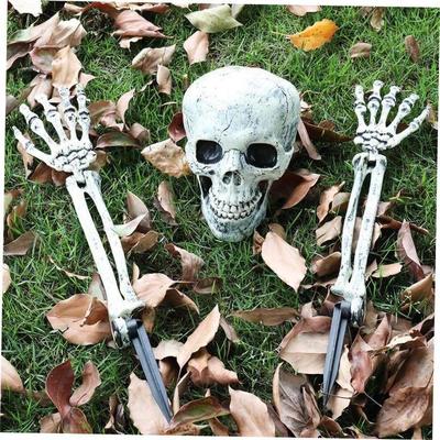 Halloween decorations with skull props万圣节骷髅头Party