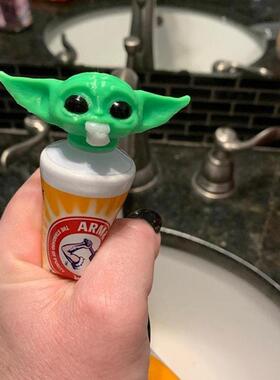 Yoda Baby Dispenser Children Funny and Tricky Toothpaste Hea