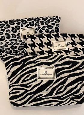 Classic Leopard Print Makeup Bag Zipper Pouch Large Capacity