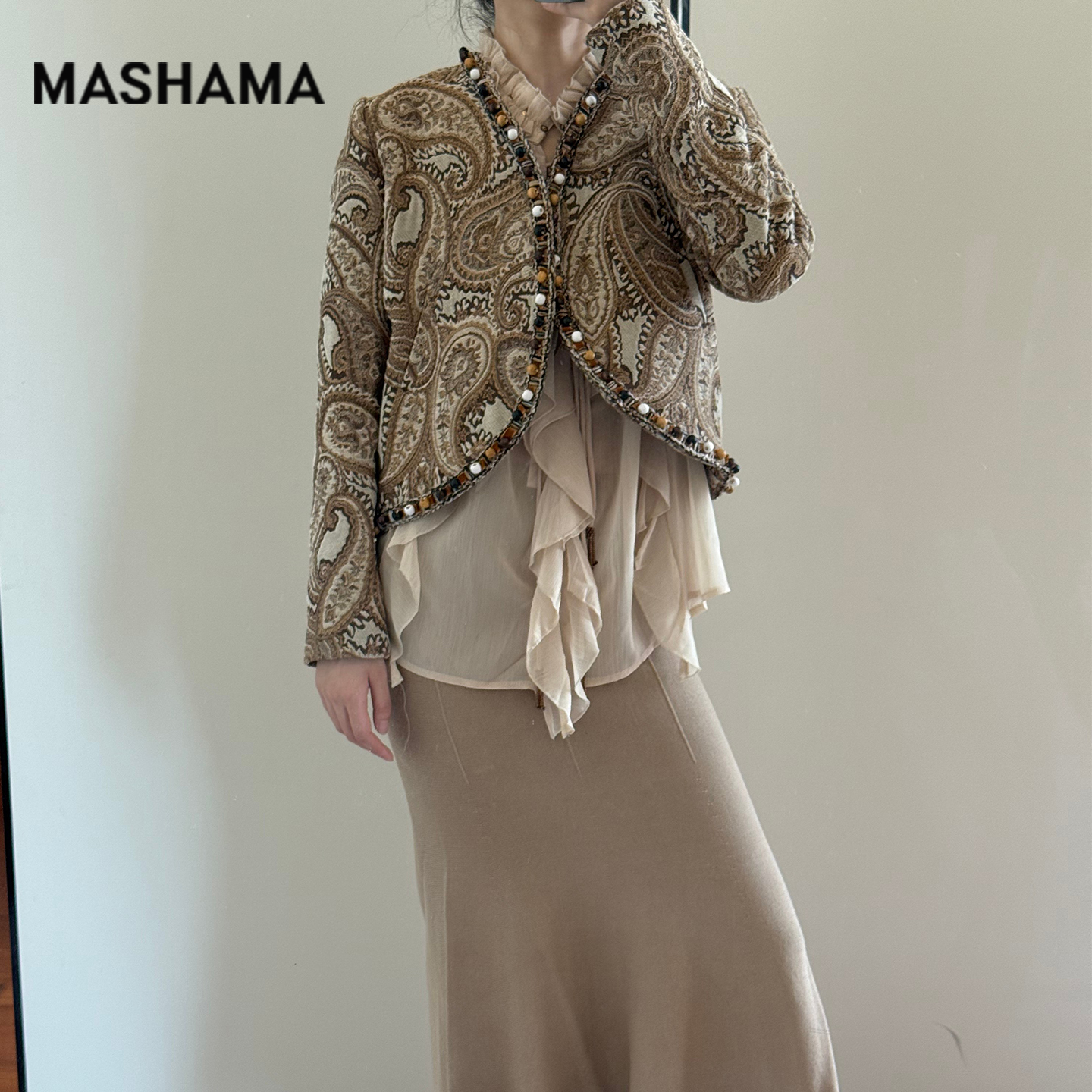 MASHA MA2025秋冬新款黄色民族风圆弧下摆上衣复古钉珠轻奢短外套