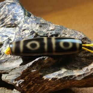 早期藏区流转黑金地门四眼珠肉质扎实光气漂亮玛瑙玉髓珠项链配饰