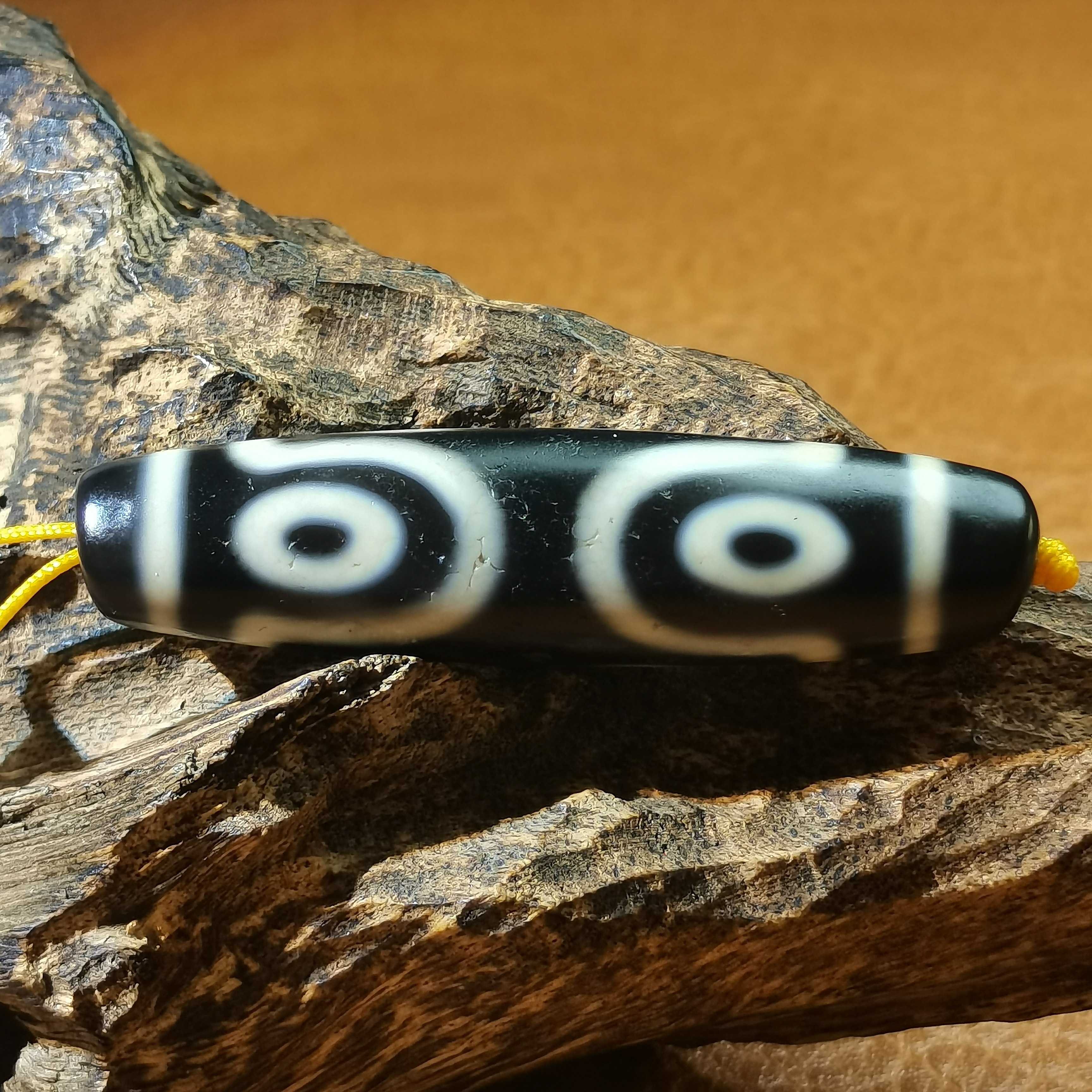 早期藏区流转坛城莲花七眼珠线条流畅黑白分明玛瑙玉髓珠项链配饰