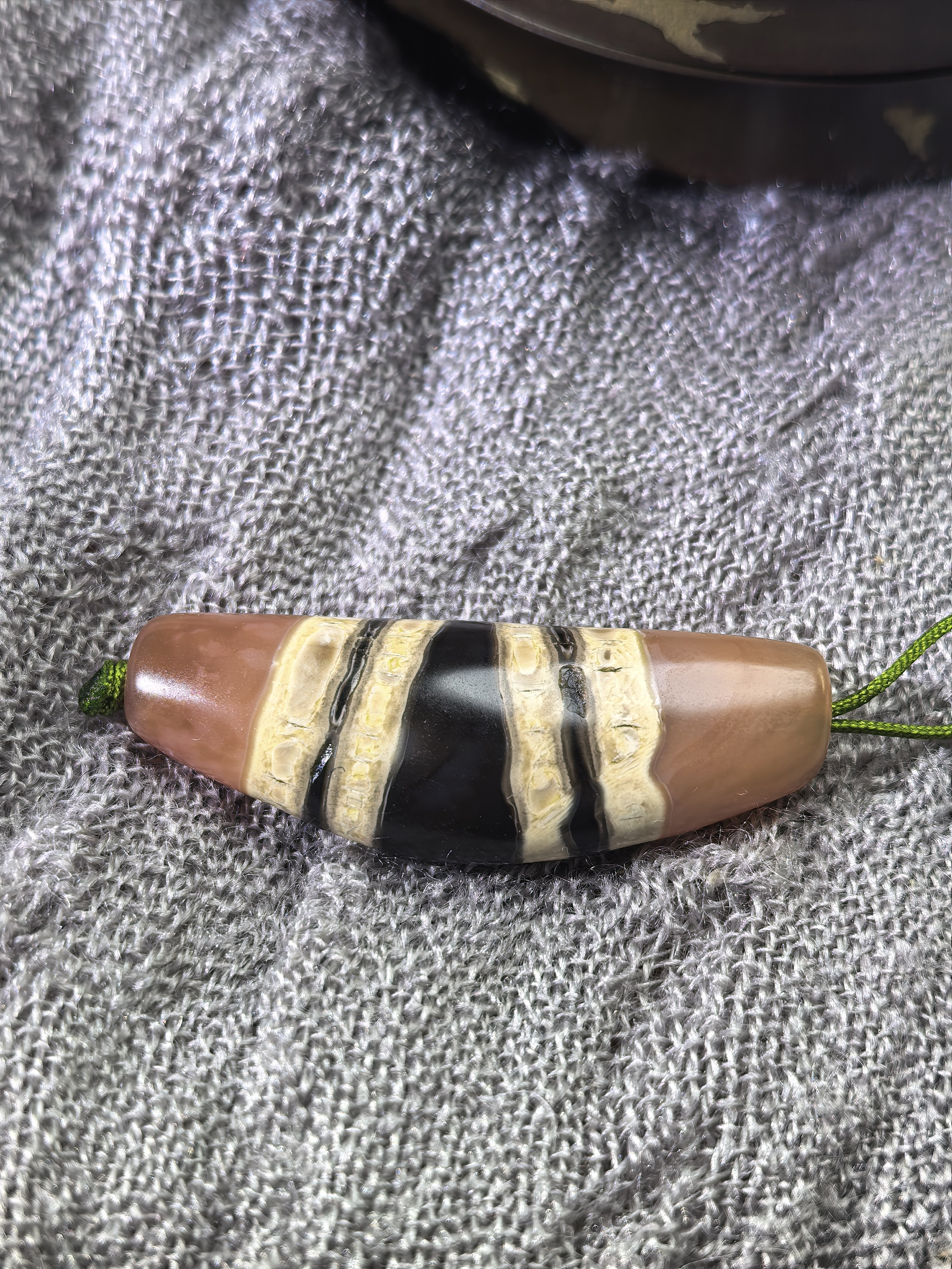 牛角七线线珠白宽线钙化灰皮沁色油润扎实漂亮藏风41.2mm/14.8mm