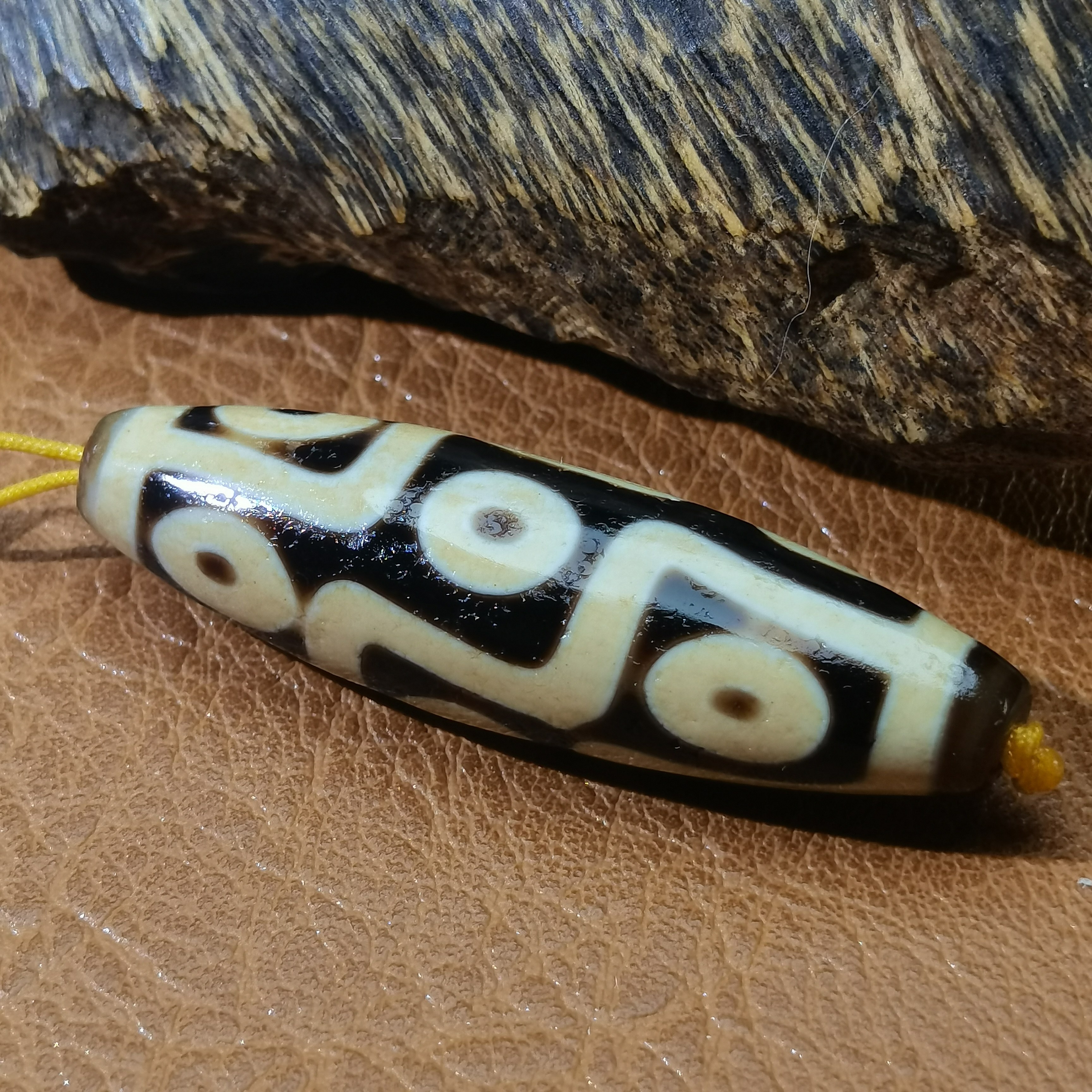 藏系真品高油高润折线九眼天珠老糯包浆玛瑙玉髓珠藏式锁骨链配饰