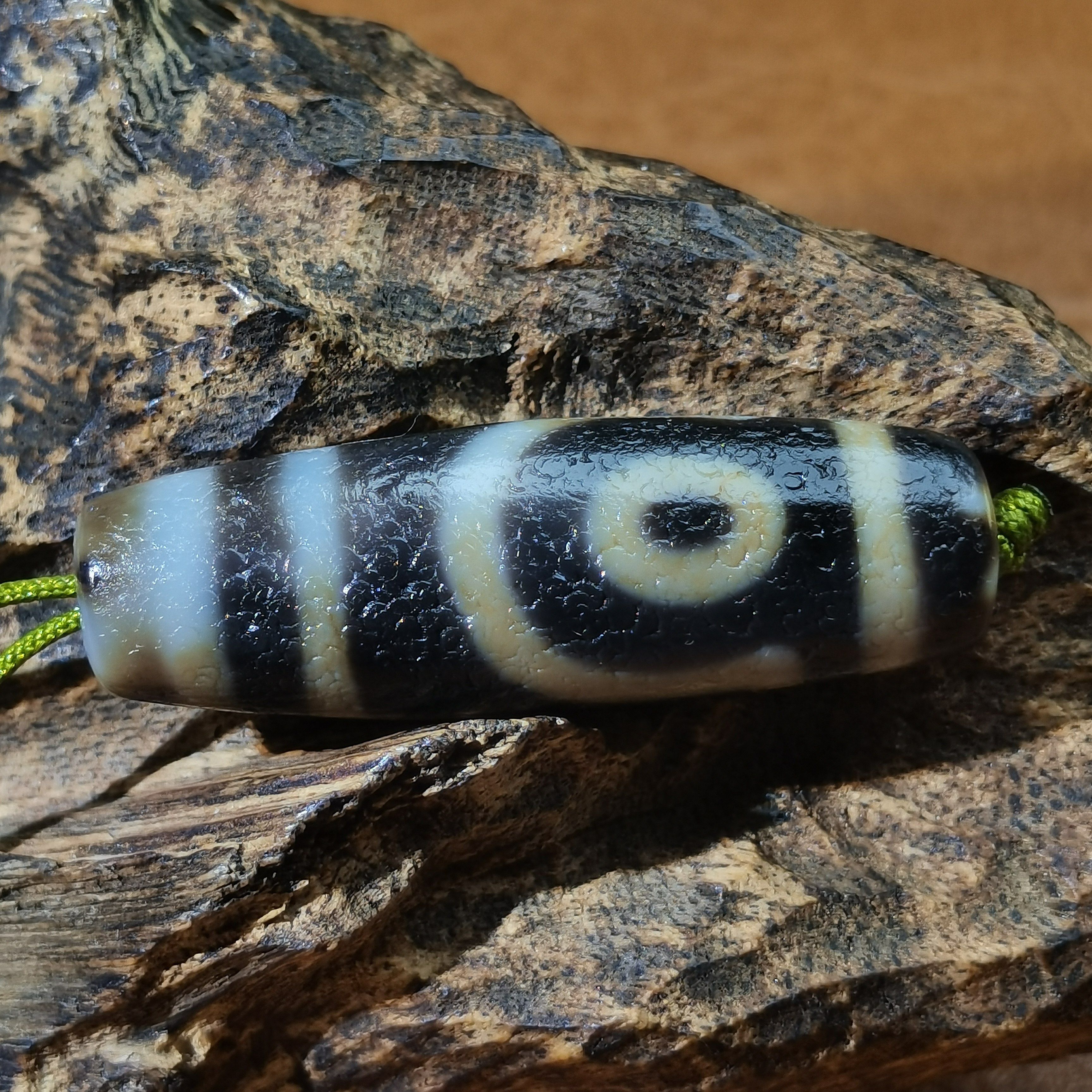 藏区流转油糯包浆如意莲花两眼天珠沁色细腻玛瑙玉髓珠藏式锁骨链