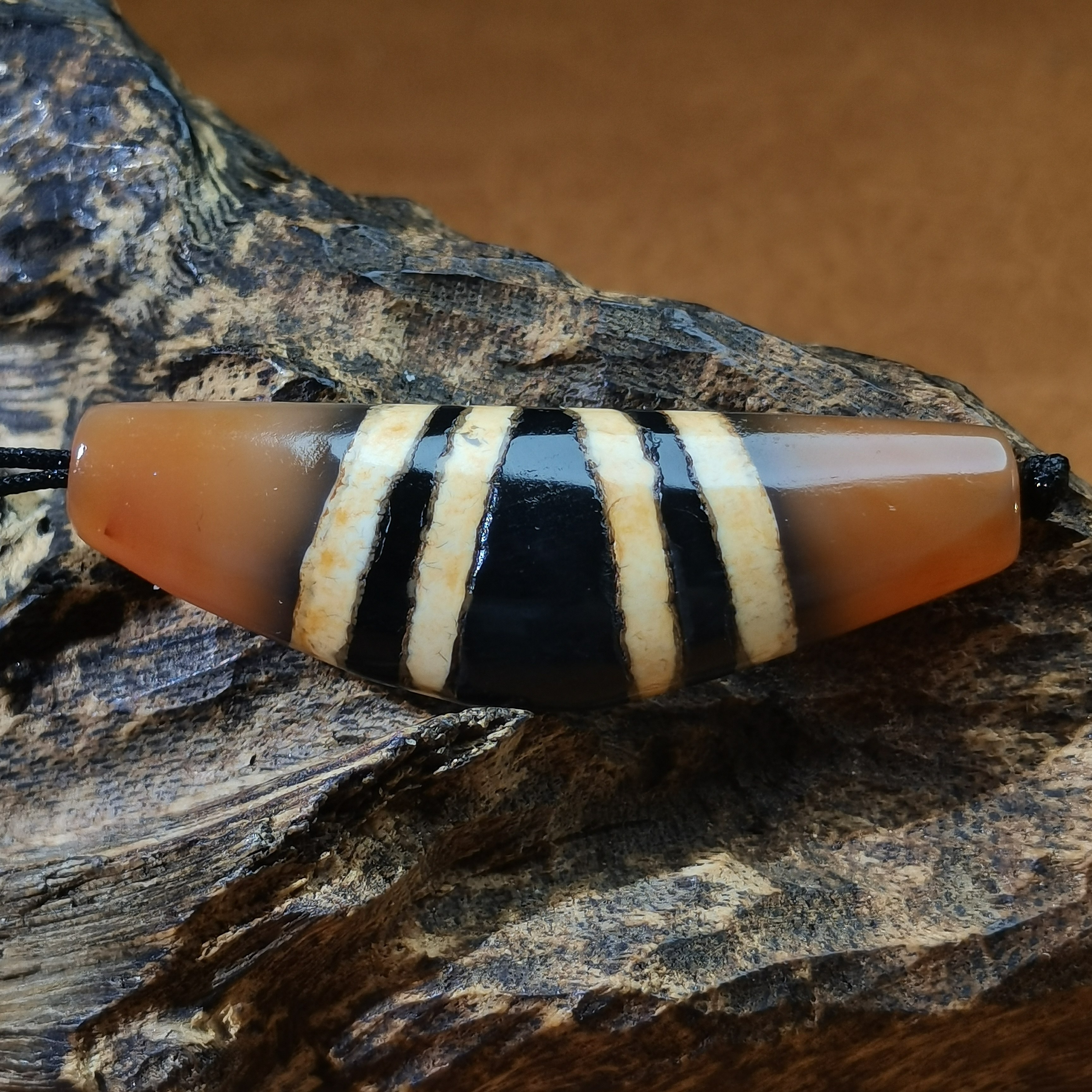 藏传油润熟美细糯七线牛角线珠光气漂亮玛瑙玉髓锁骨链吊坠配饰