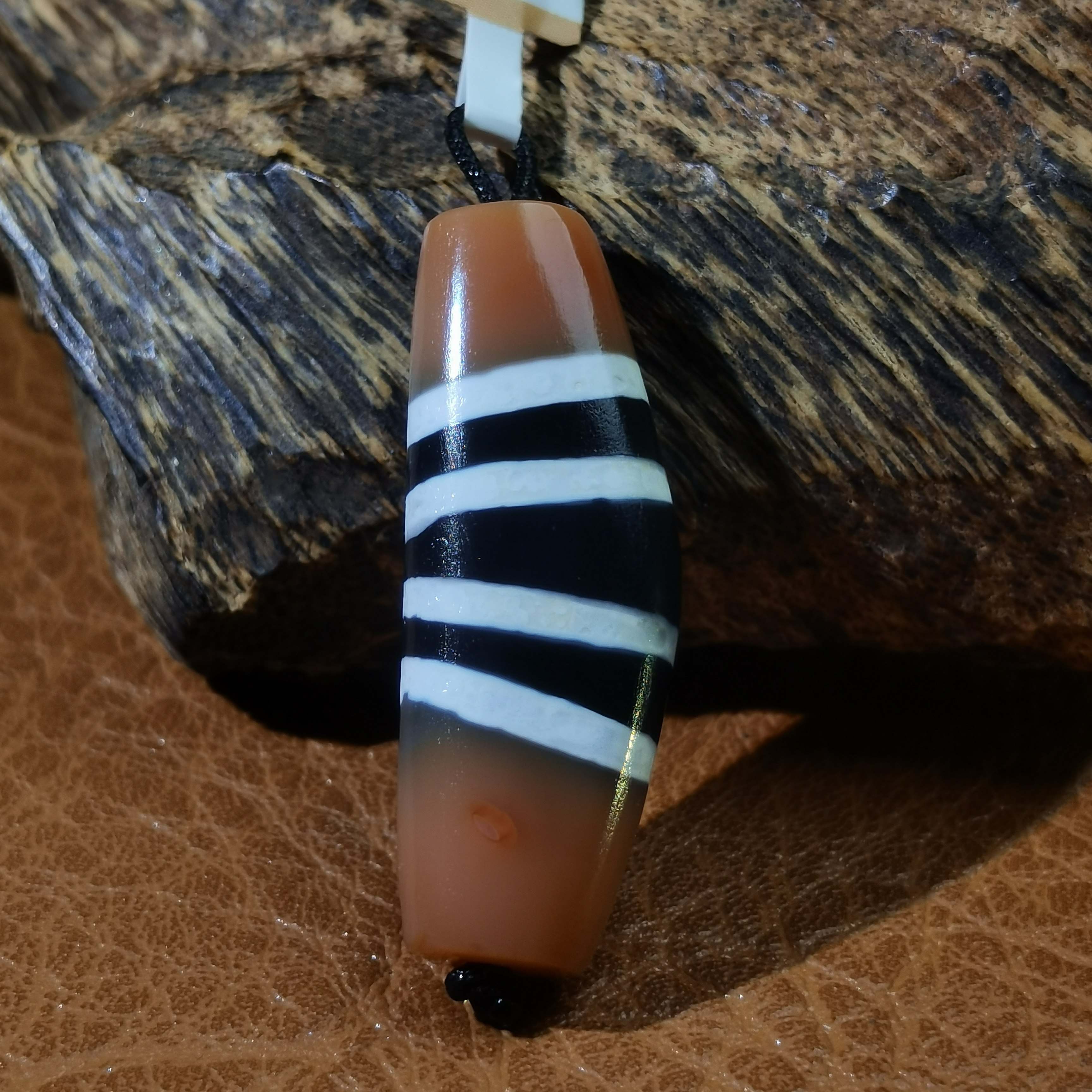 藏传高油高润饱满包浆七线牛角珠玛瑙玉髓珠藏式锁骨链吊坠配饰