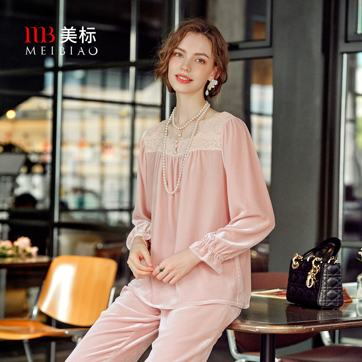 美标女士真丝绒长袖套装