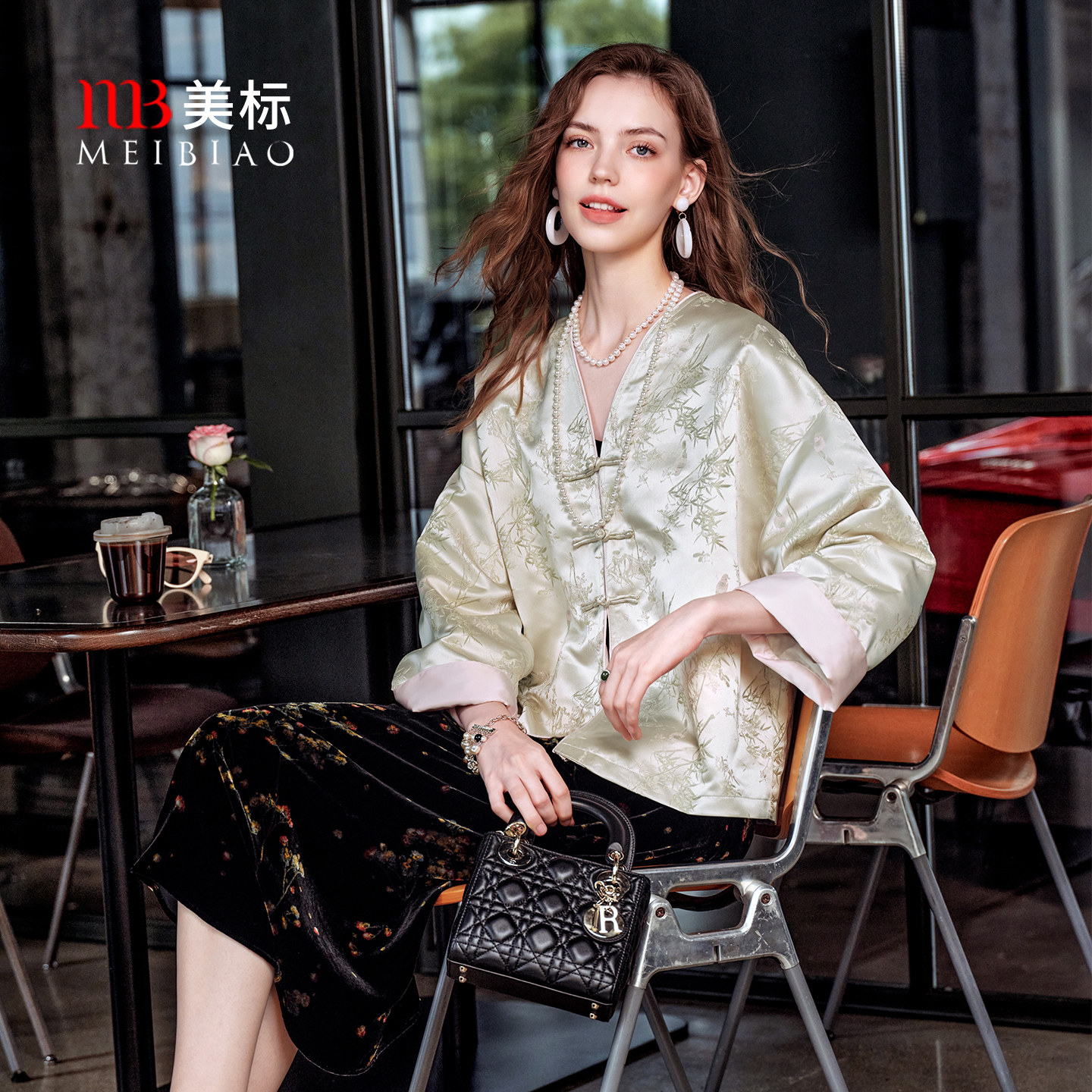 美标秋冬新款女士新中式中国风长袖提花上衣手工盘扣时尚百搭外套