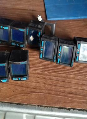 [议价]压力表八个，型号E32346，成色见图。需要的