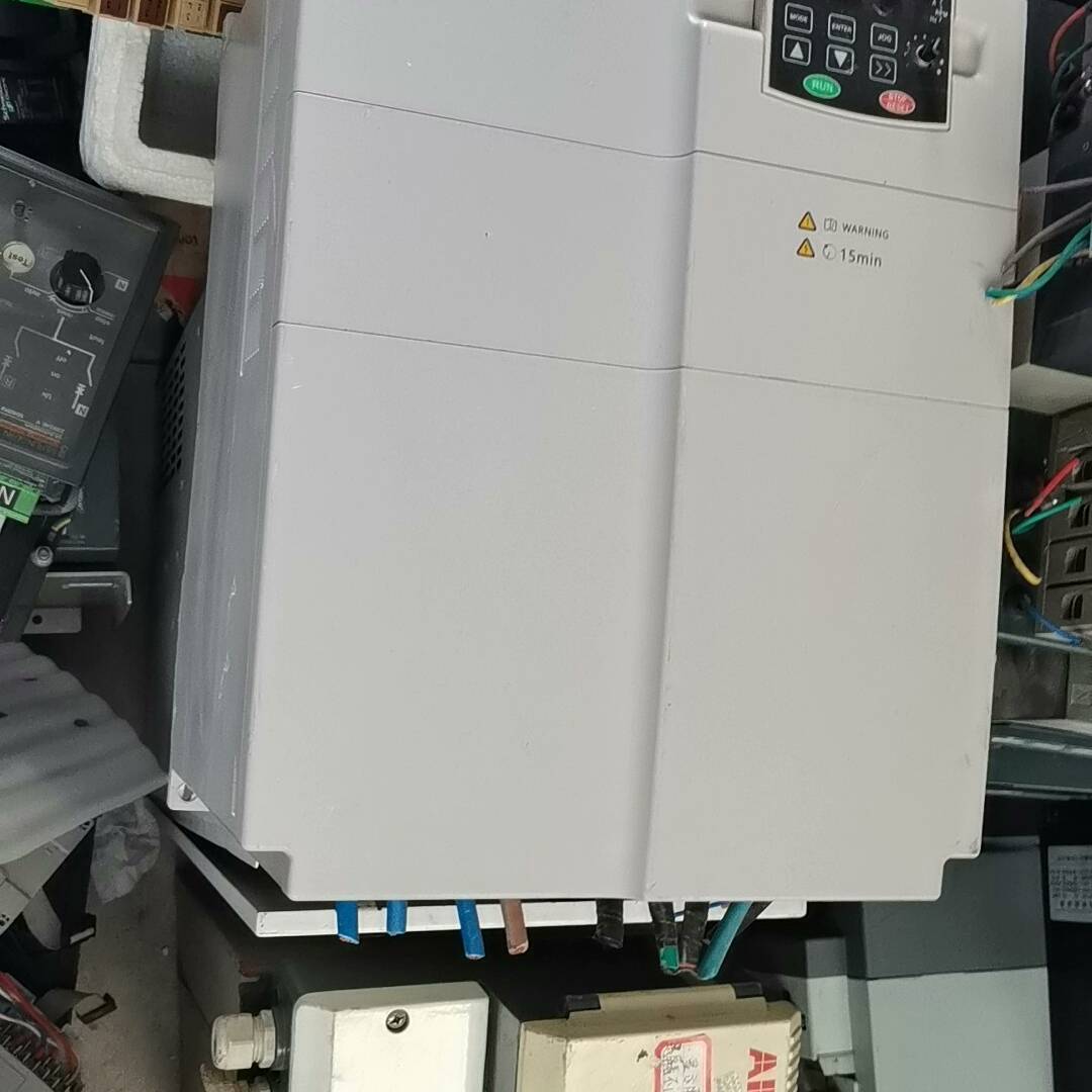 [议价]I-E102G018.5/P022T4变频器，