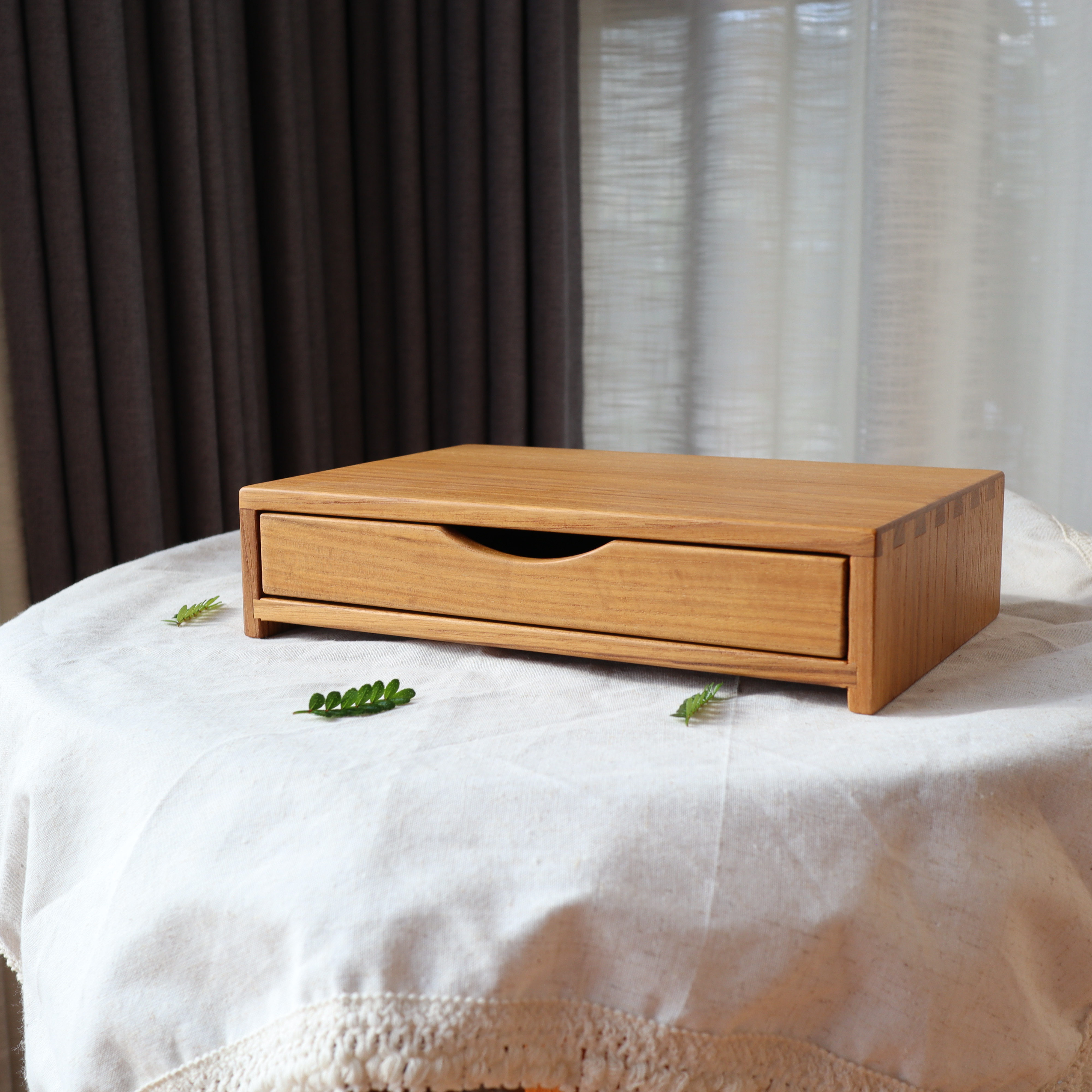 小钟 缅甸柚木收纳盒电脑增高架抽屉式实木桌面杂物化妆品办公桌