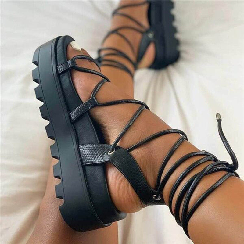 2021romanwomenwedges