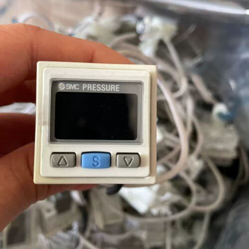 议价纠偏感测头MIR10，有4个，感兴趣的联系！