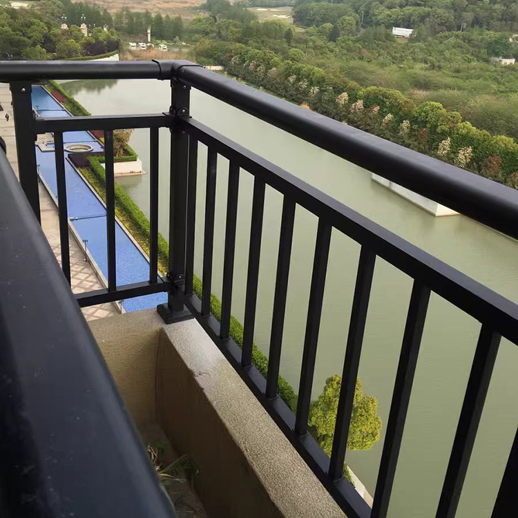 定制锌钢阳台护栏围栏铁艺栏杆楼梯扶手别墅楼顶露台防护连廊户外