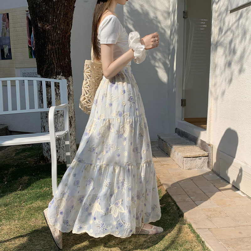 刺绣碎花蛋糕半身裙女2026年夏季新款高腰显瘦垂感a字大摆长裙子