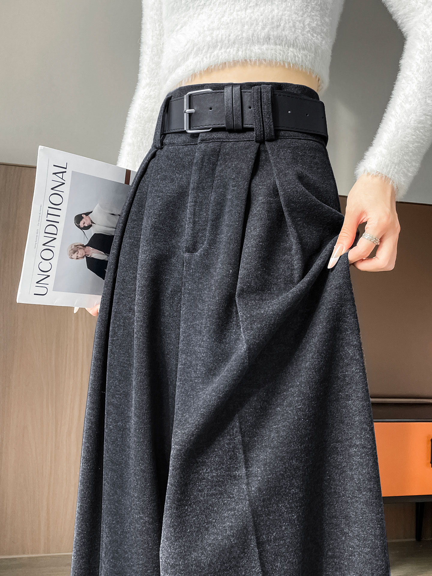 高级感加厚加绒毛呢西装裤女2025年秋冬季新款高腰宽松显瘦阔腿裤