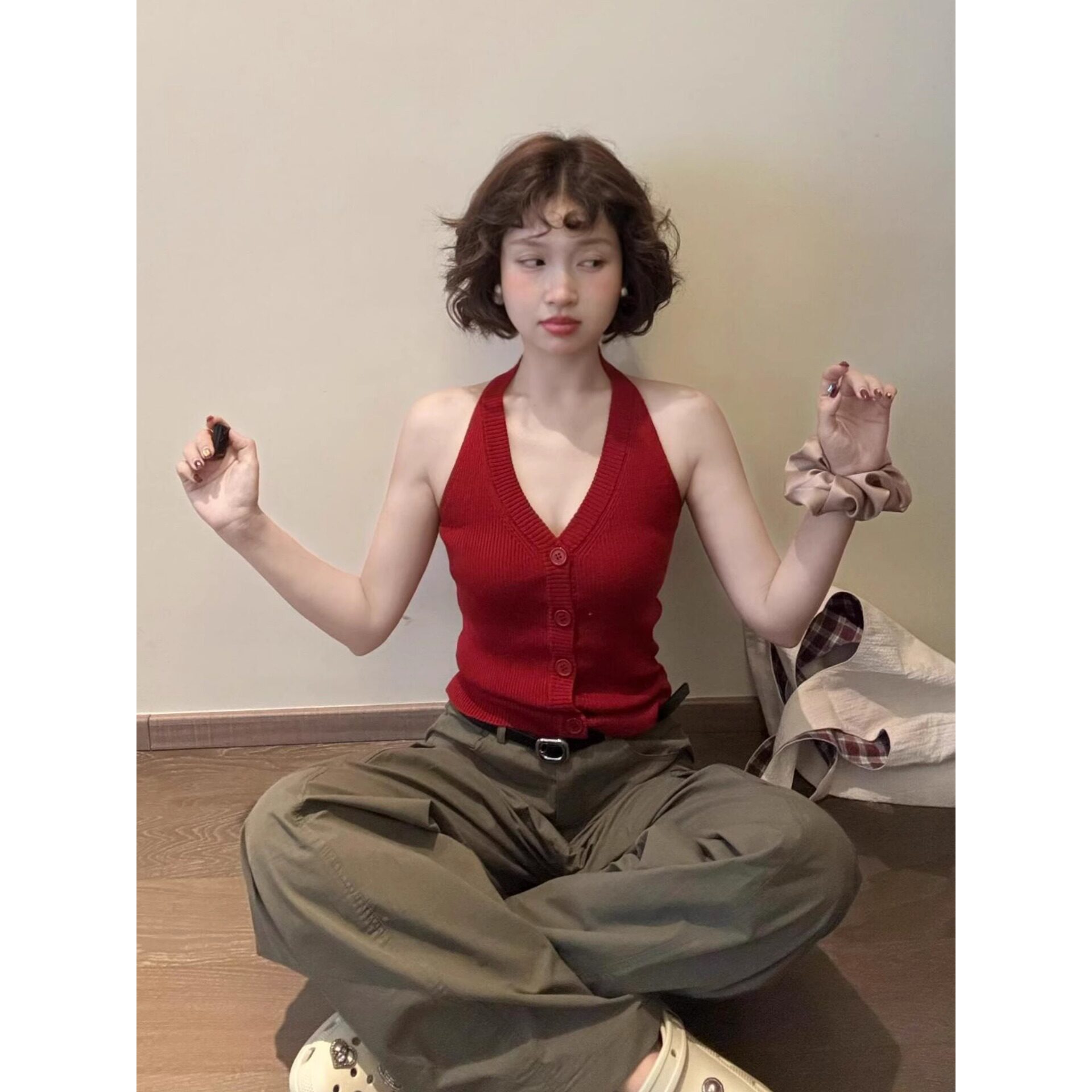 法式纽扣v领挂脖针织背心