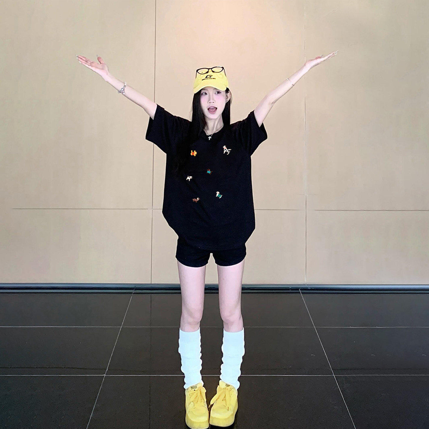 黑色重磅纯棉短袖t恤女夏2026新款宽松大尺码圆领半袖美式正肩上