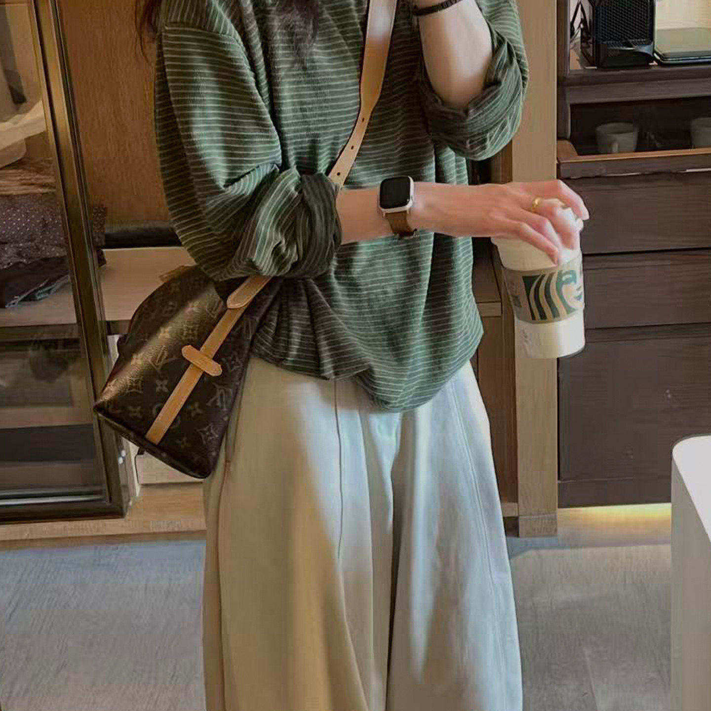 绿色长袖条纹T恤女2026春季新款宽松百搭慵懒风小个子叠穿上衣