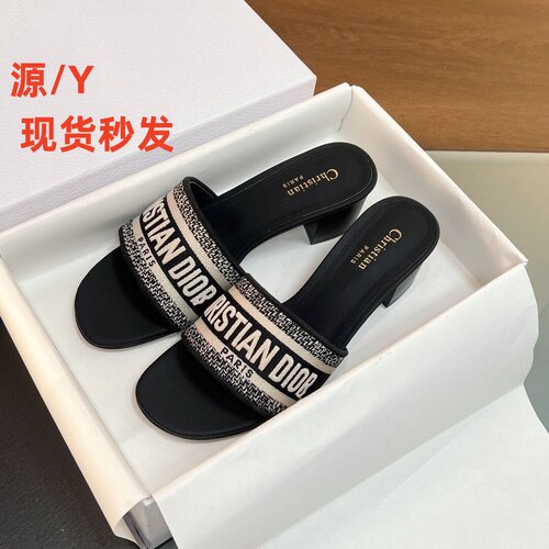 D家刺绣蕾丝平底粗跟拖鞋女