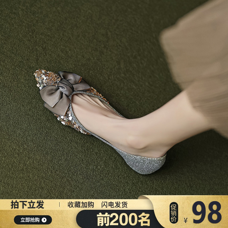 尖头平底单鞋女妈妈鞋2025年新款一脚蹬水钻瓢鞋软底浅口大码女鞋