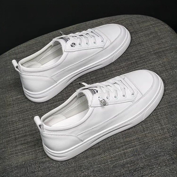 牛皮小白鞋女2026新款秋季舒适透气真皮百搭软底孕妇平底运动板鞋