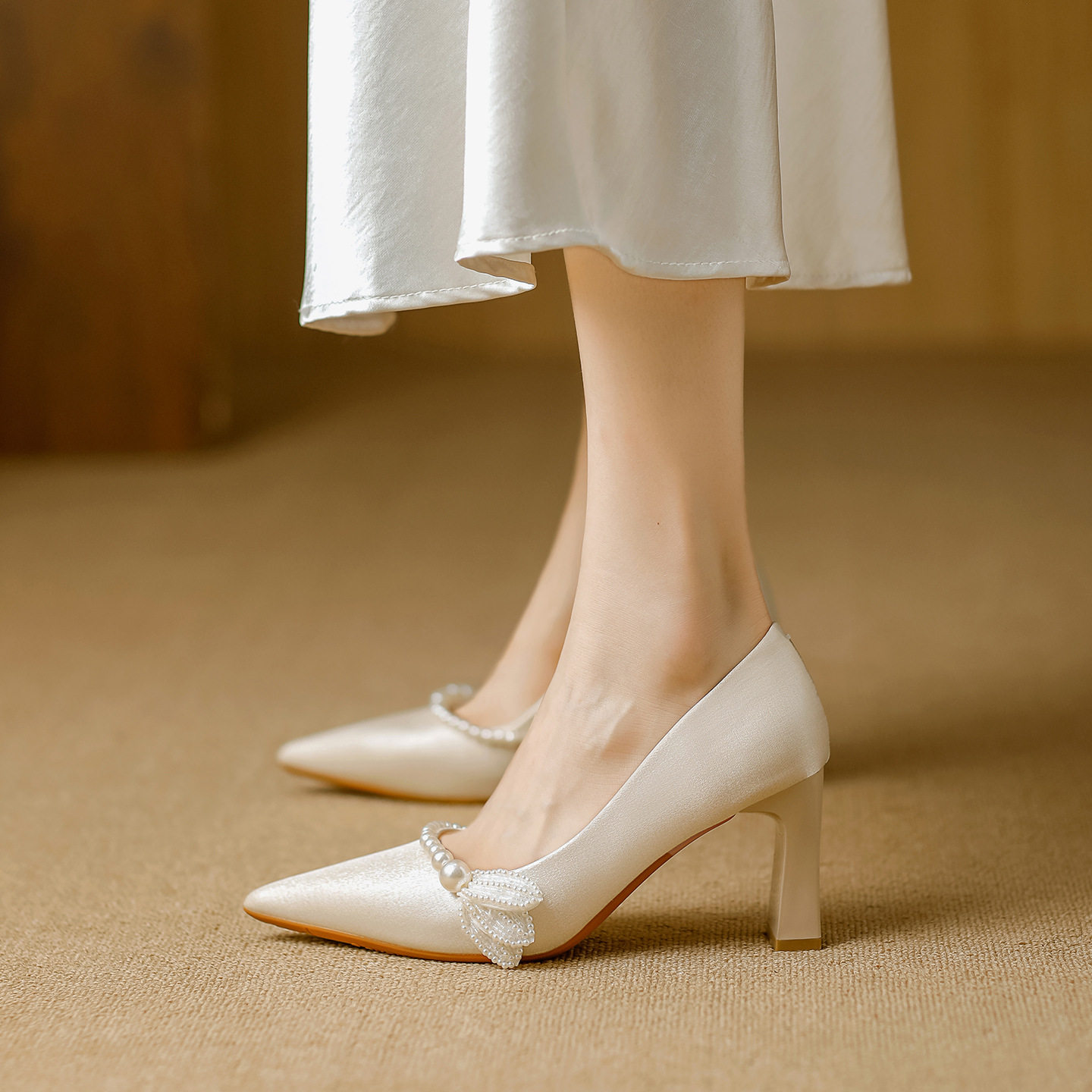 新中式古风高跟鞋女2026秋季新款粗跟气质尖头百搭绝美婚鞋伴娘鞋