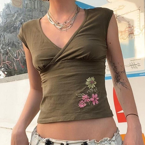 古早少女植物系花卉刺绣T恤