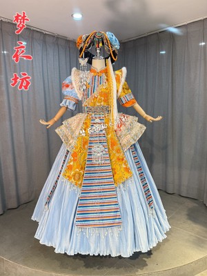 《火塘边》女童摩梭族苗族民族服