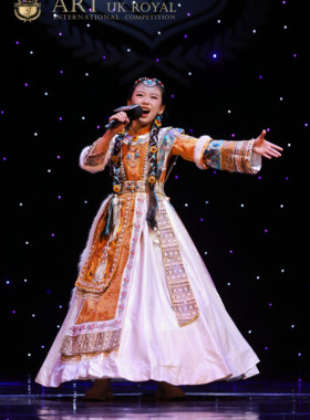 快乐阳光原创设计重工《长长的雅鲁藏布》女童长款藏族蒙古族