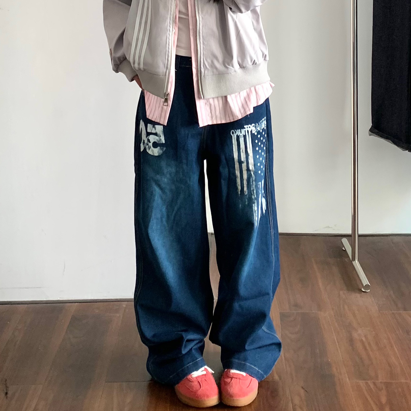 大码美式复古水洗做旧印花深蓝色牛仔裤女宽松阔腿直筒高街裤子潮