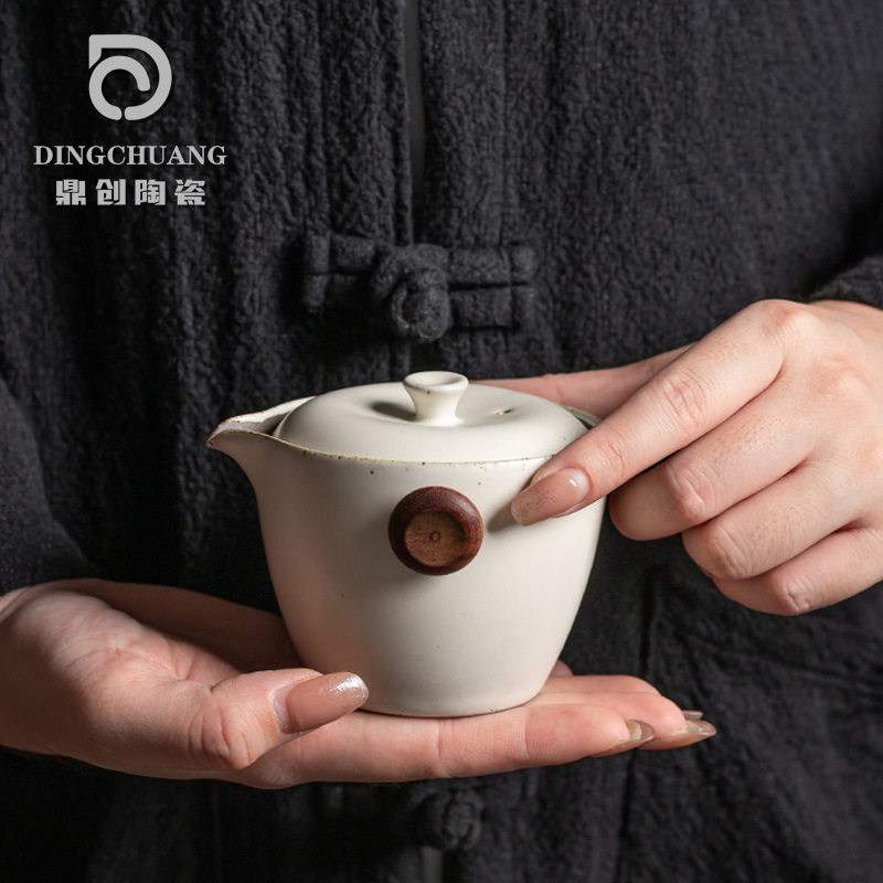 素白釉快客杯一壶两杯木制壶把防烫便携茶具快客壶单杯