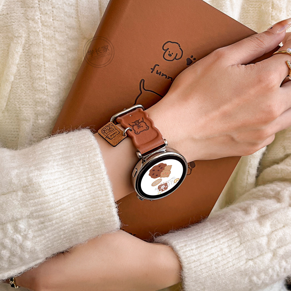 适用华为gt5手表带新款小熊饼干watchgt4女士专用5pro智能运动手表watch4真皮系列gt6腕表高级感女款表链可爱