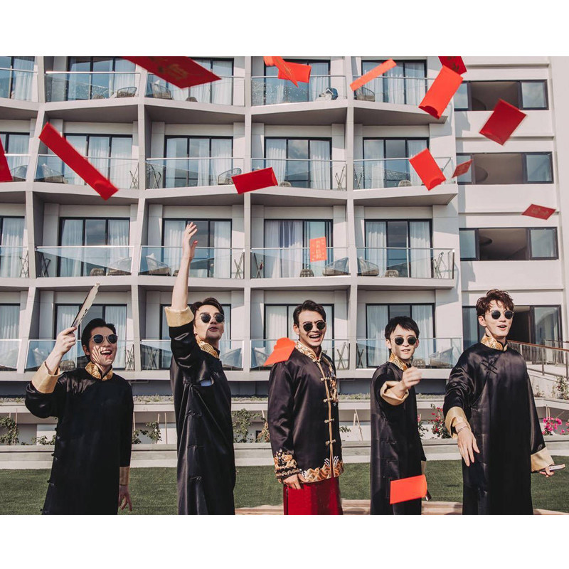 WANG KAI AND YANG SHUO BAGS ARE ALWAYS THE SAME CHINESE WEDDING GROOMSMENS COSTUMES WINTER WEDDING BROTHERS GOWNS DRESSES EMBROIDERED COATS