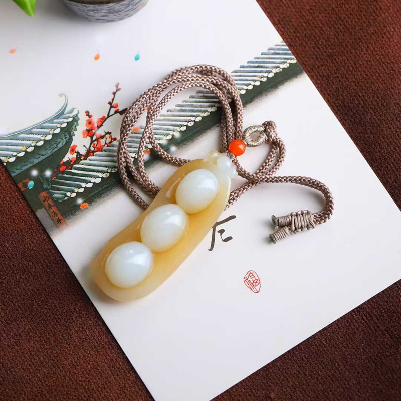 天然新疆和田玉玉器工厂店俄料老料俏糖色工艺品玉石福豆吊坠挂件