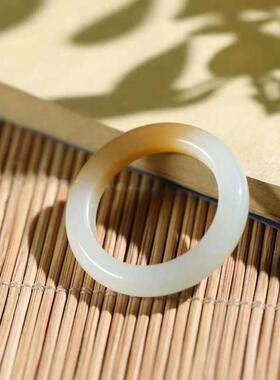 天然新疆和田玉玉器供应链 俄料老料俏糖色 素面玉石戒指简约女款