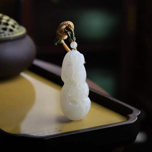 天然新疆和田玉玉器工厂店青海料老料太湖石简约款玉石吊坠挂件