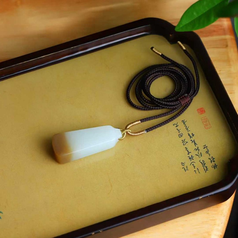 天然和田玉玉器工厂店俄料老料俏糖色玉石秤砣平安牌吊坠挂件带证