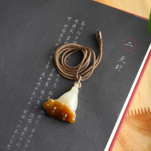 和田玉工厂店天然新疆和田玉俄料老料俏糖色牵牛花喇叭花吊坠挂件