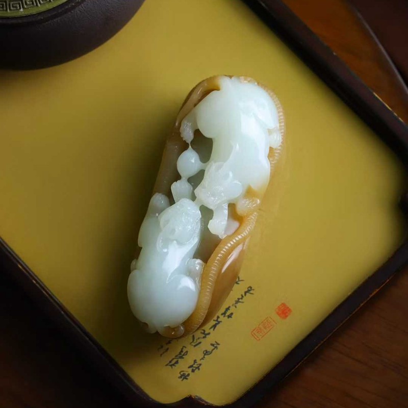 和田玉工厂店天然新疆和田玉俄料老料俏糖色工艺品玉石貔貅手把件