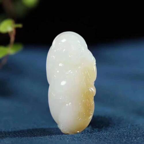 羊脂白玉俄料弥勒佛吊坠
