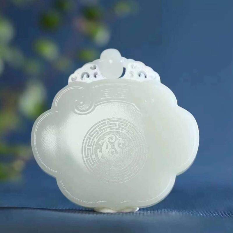 天然新疆和田玉玉器工厂店俄料羊脂级白玉玉石如意锁吊坠挂件颈饰