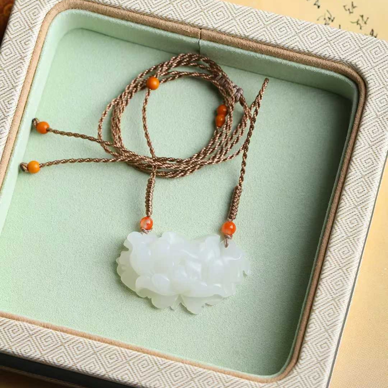 天然新疆和田玉玉器工厂店青海料羊脂级白玉玉石牡丹花锁骨链吊坠
