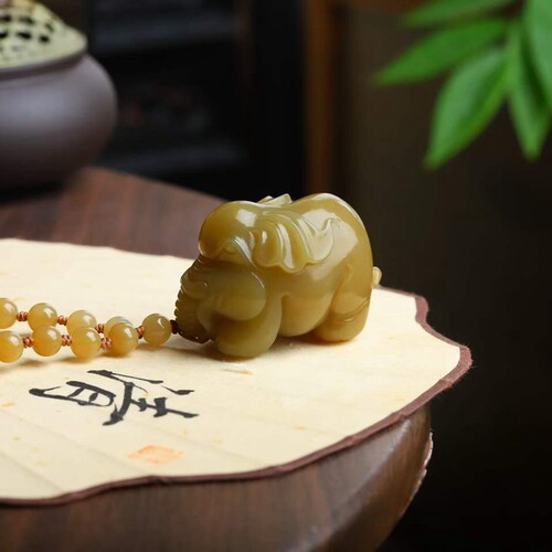 天然和田玉玉器工厂店新疆且末料老料满糖色工艺品玉石大象手把件