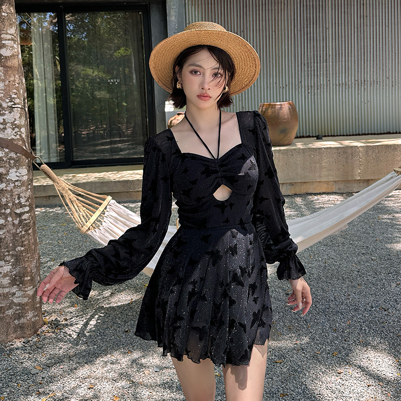 2025新款大码泳衣微胖女孩遮肉显瘦裙式两件套长袖防晒高级感温泉