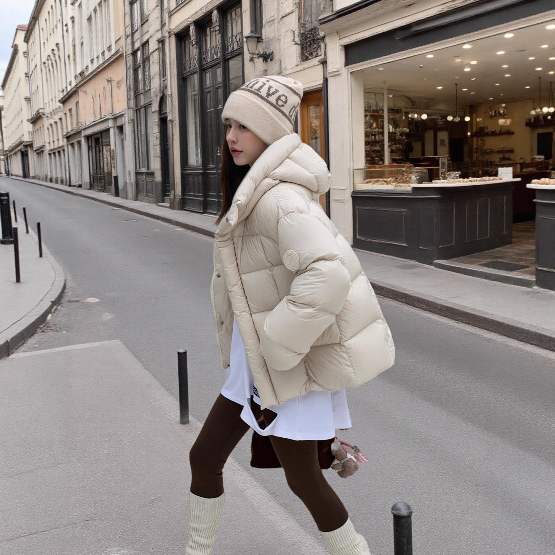 2025新国标90白鸭绒短款羽绒服女加厚连帽小个子泡芙外套冬季新款